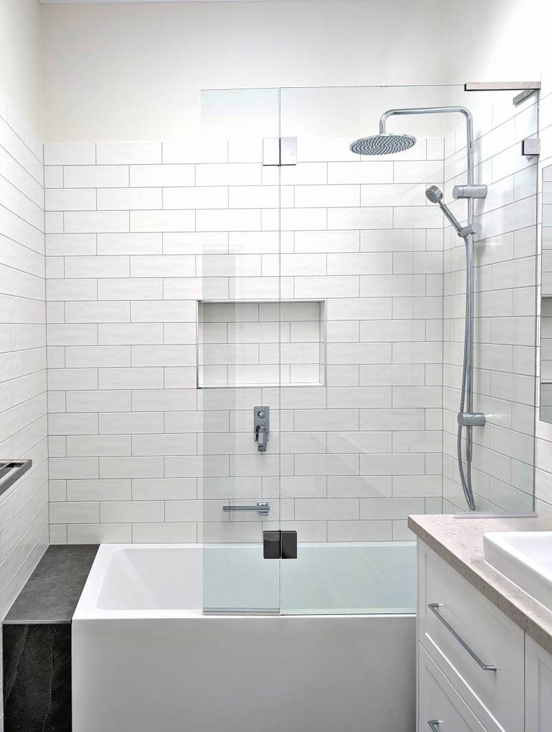 Fix & swing shower screen over the bath