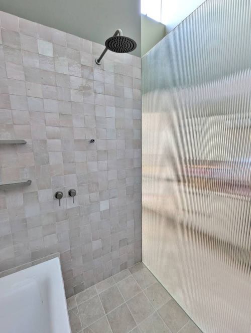 Fluted glass shower screen Melbourne