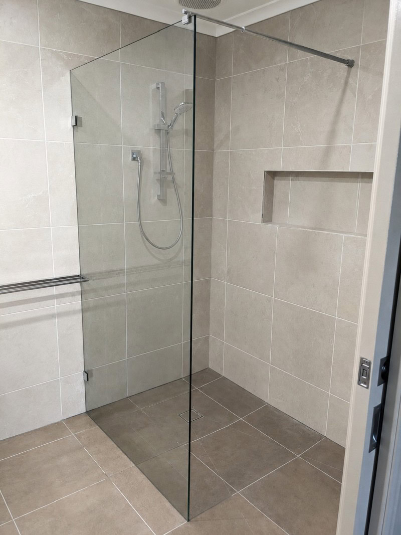 Standard clear glass walk in shower screen panel