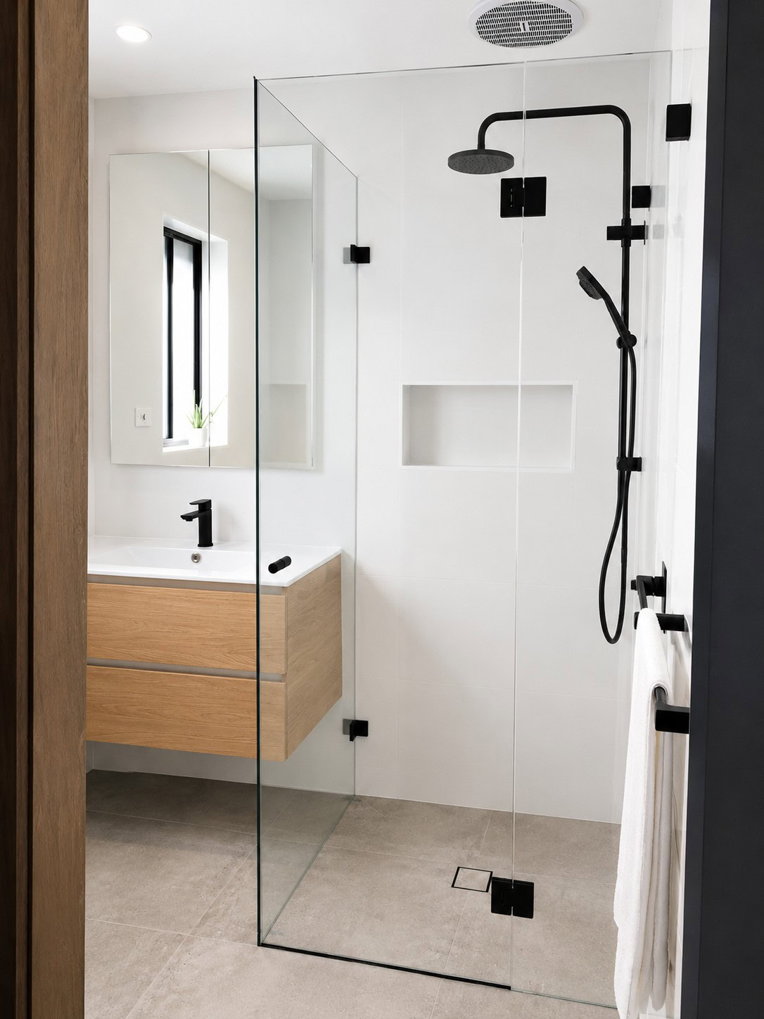 Low-iron frameless shower screen installed in Deer Park
